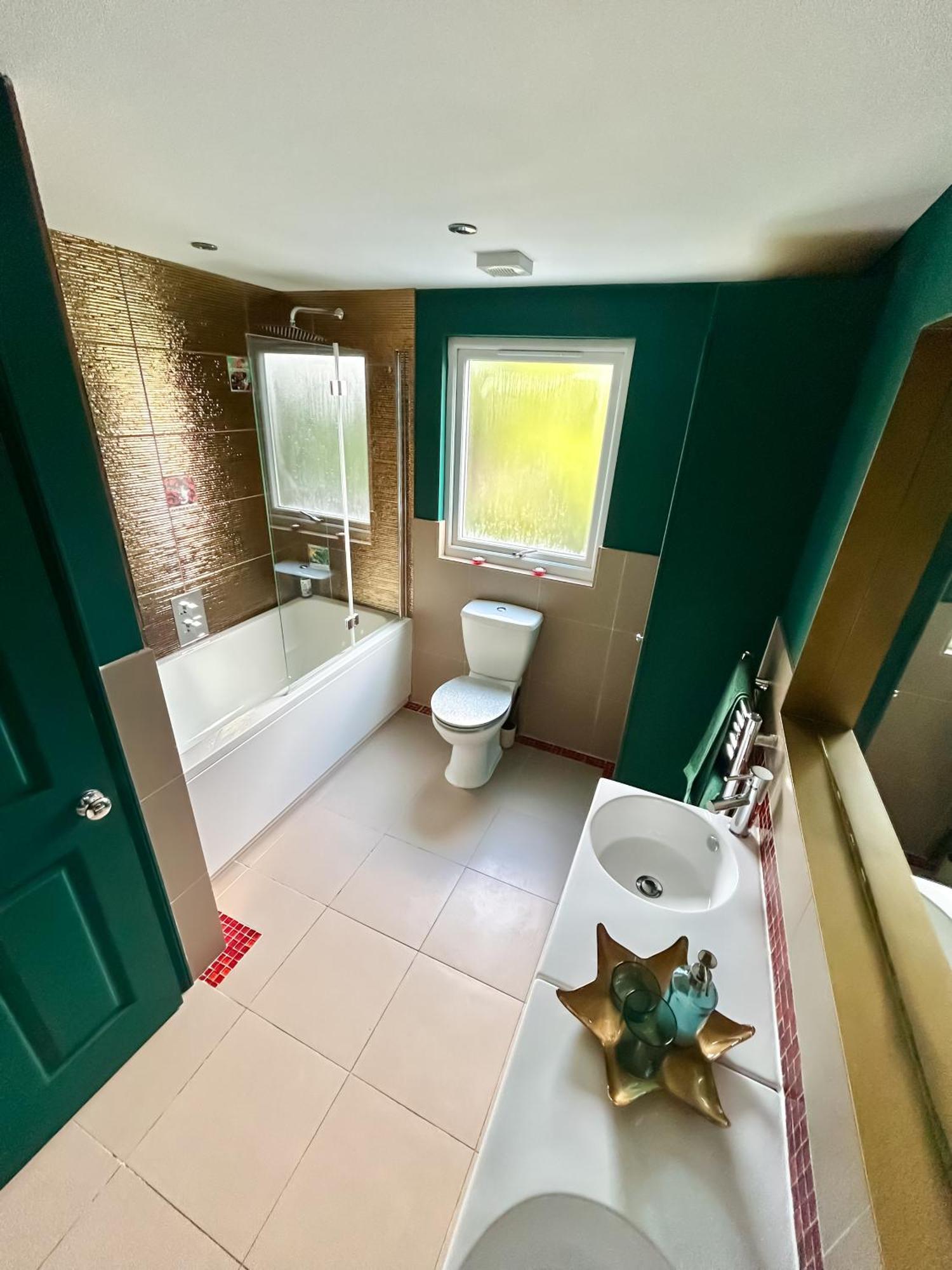 The Crown Loft Ensuite Luxury Accomodation Kingston upon Thames  Eksteriør bilde