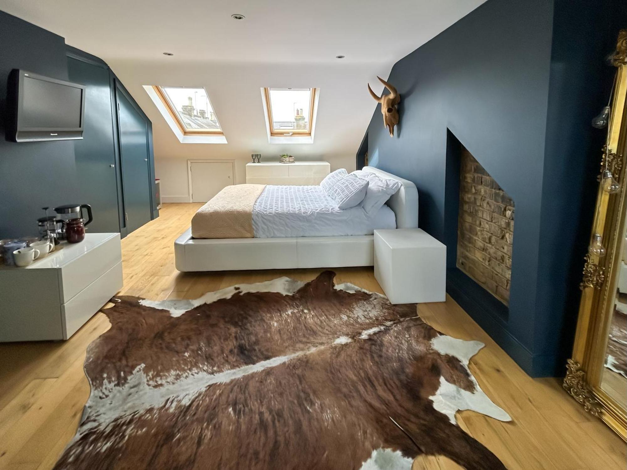The Crown Loft Ensuite Luxury Accomodation Kingston upon Thames  Eksteriør bilde