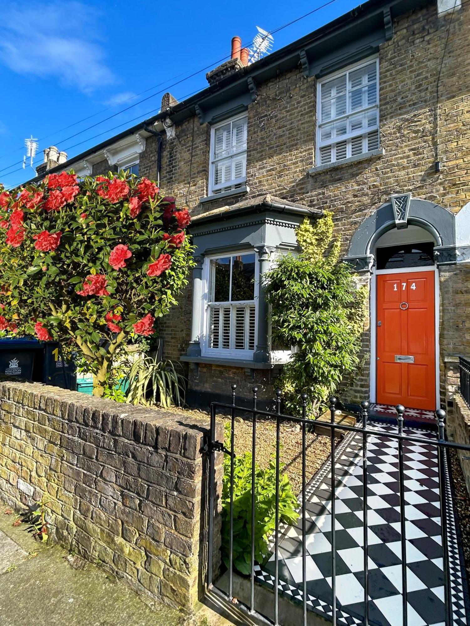 The Crown Loft Ensuite Luxury Accomodation Kingston upon Thames  Eksteriør bilde